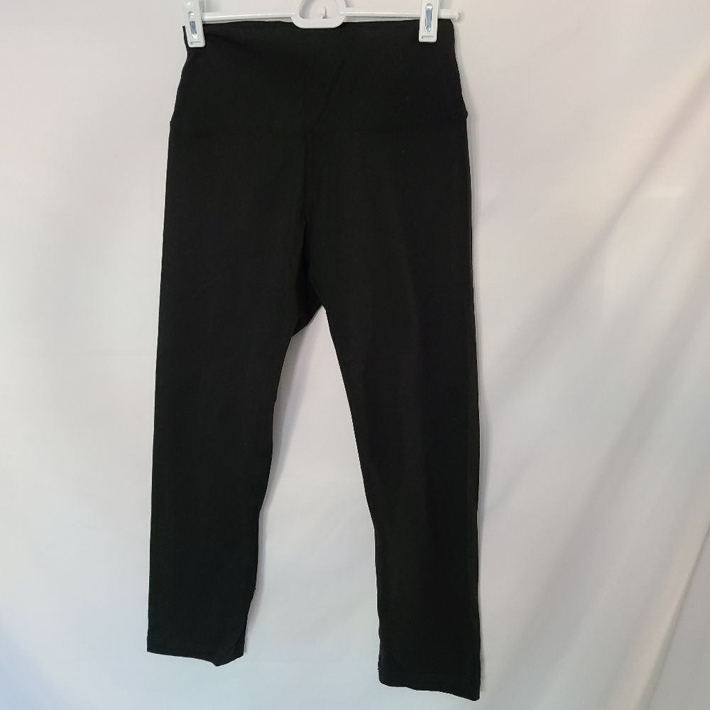 Zyia Black High-Waisted Cropped Leggings Size 6-8